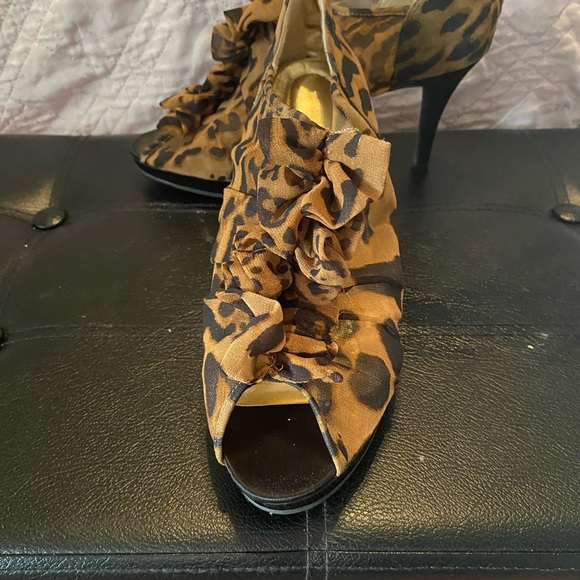 Leopard print open toe heels. - Picture 2 of 2